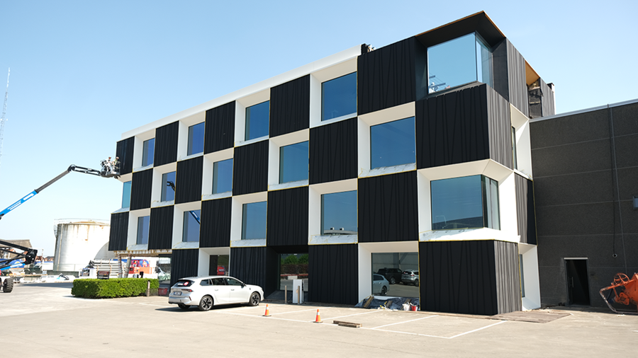 Strakke gevel verenigt esthetiek en techniek