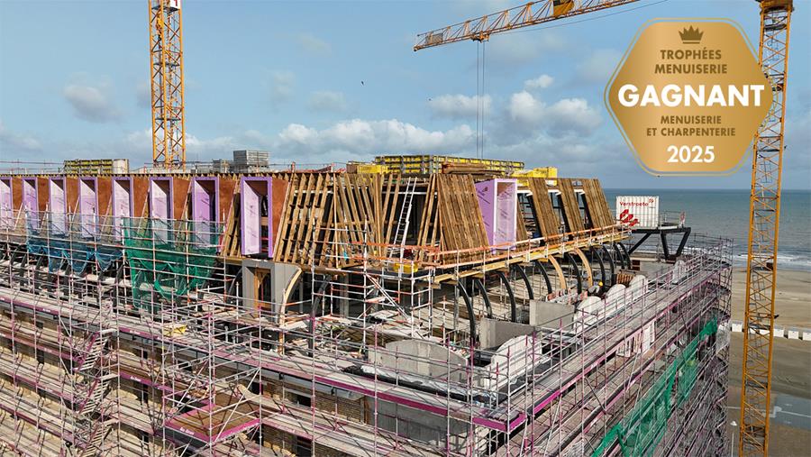 Une menuiserie de toiture complexe pour une résidence à Nieuport