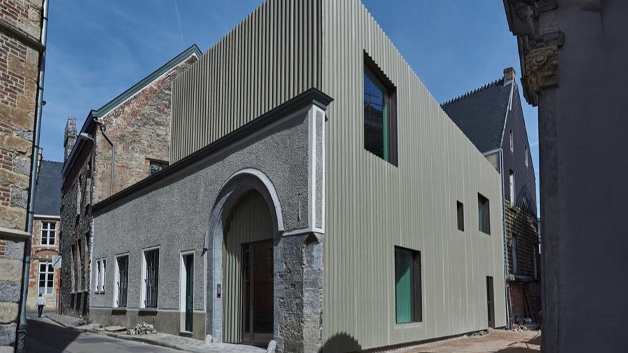 La maison patricienne Kleine Sikkel à Gand transformée en immeuble de bureaux moderne