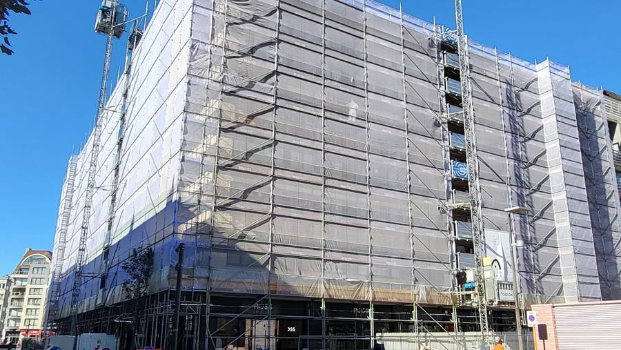 Une rénovation de haut vol à Knokke grâce au monte-charge de chez Orion