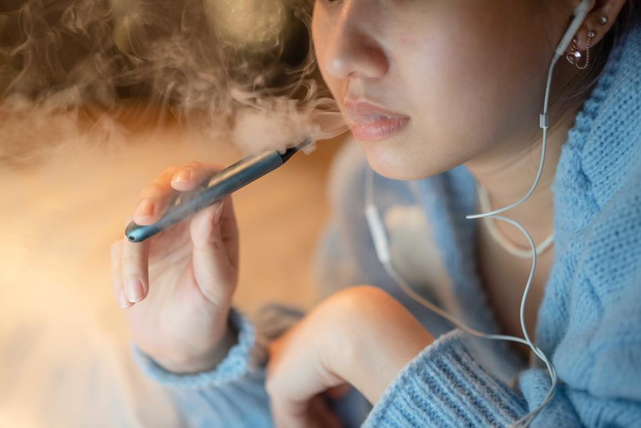 Moins de cigarettes, plus de vapotage: un jeune sur quatre consomme de la nicotine...